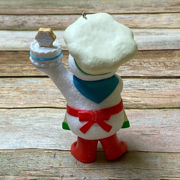 Hallmark Keepsake Ornament Club 2021 Sweet Snowman Baker NWT - Picture 4 of 9